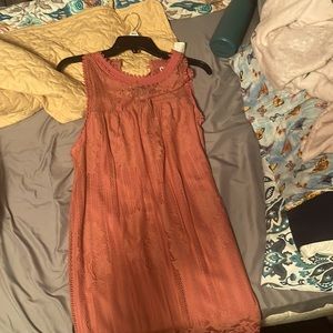 Woman’s dress for 20$ it’s junior dress sizeXXL